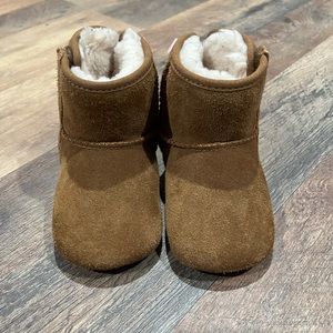 BABY UGGS